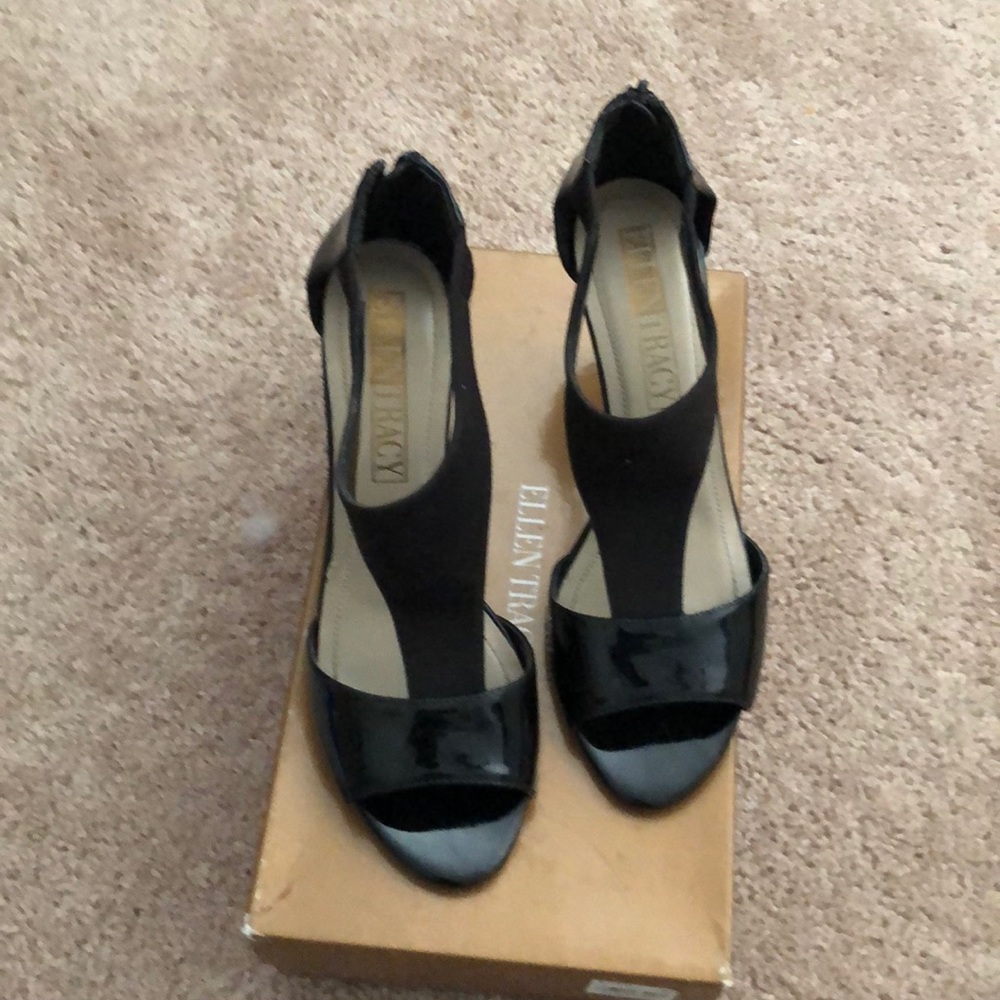 Ladies Shoe